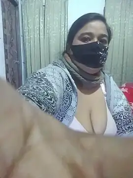 momo loves online show from February 2026 10:35:01 PM