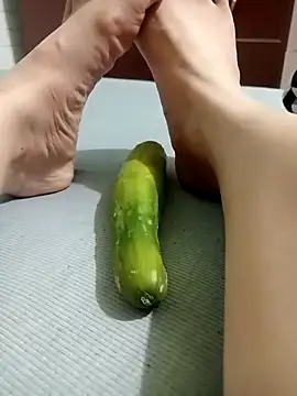 Snapshot of LINSA20 chatting on February 2026 02:36:01 PM LINSA20 online show from February 2026 02:36:01 PM