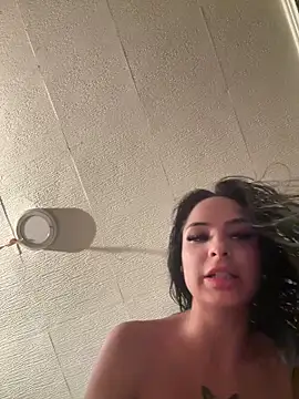 Evelin199 online show from June 2026 05:56:02 PM