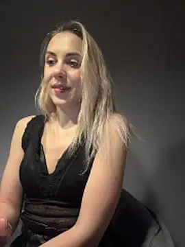 ElenaWhitmore online show from March 2026 12:14:01 AM