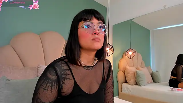 barbara mmoon online show from January 2026 04:33:02 PM