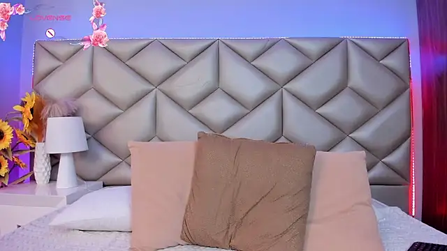 Katherine Morphi online show from January 2026 12:32:02 PM