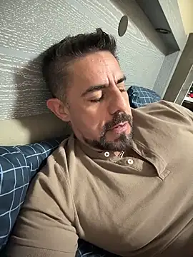 wolfbucker online show from March 2026 05:24:02 PM