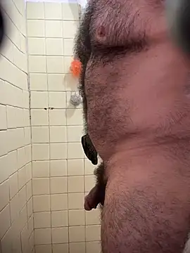 wolfbucker online show from April 2026 06:52:01 PM