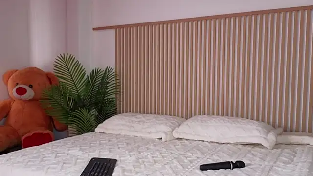 lia corner online show from January 2026 07:30:01 PM