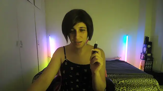 HoneyValentine online show from July 2026 07:20:01 PM
