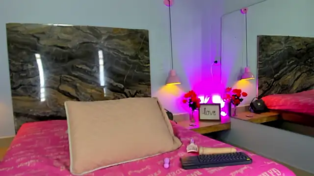 Skarleth queen online show from March 2026 03:54:01 AM