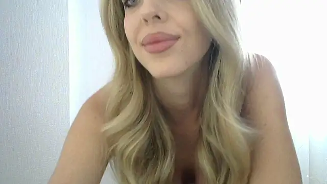 Snapshot of LizaSweetyq chatting on June 2026 12:42:02 PM LizaSweetyq online show from June 2026 12:42:02 PM