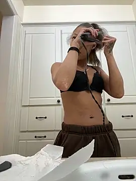 Tamiii420 online show from March 2026 04:01:01 PM