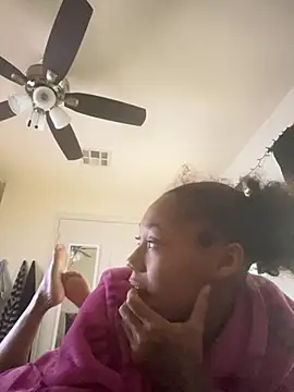 Tamiii420 online show from April 2026 01:30:01 PM