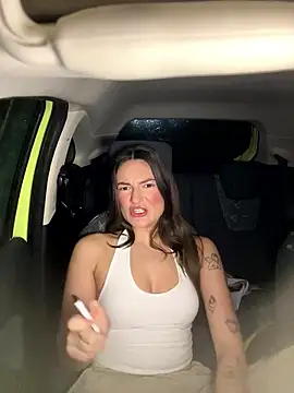 MiaLovesxx online show from January 2026 05:29:02 PM