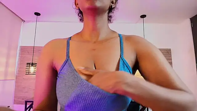 Snapshot of Ellie-Alves chatting on July 2026 02:34:02 PM Ellie-Alves online show from July 2026 02:34:02 PM