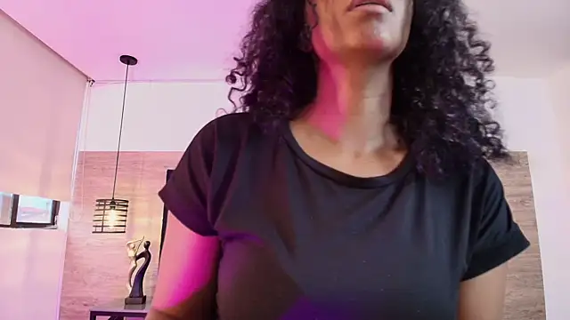 Snapshot of Ellie-Alves chatting on July 2026 01:51:02 PM Ellie-Alves online show from July 2026 01:51:02 PM