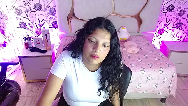 TATTI TAY online show from February 2026 07:32:02 PM