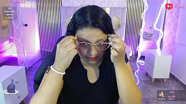 TATTI TAY online show from March 2026 07:29:01 PM