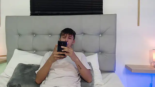 johnny blake  online show from January 2026 12:03:02 AM