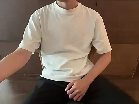 Snapshot of Dickieplay001 chatting on February 2026 06:35:01 AM Dickieplay001 online show from February 2026 06:35:01 AM