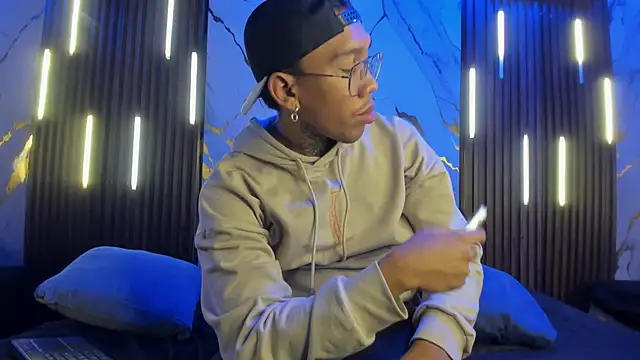 Snapshot of ThiagoBerry chatting on February 2026 12:45:01 PM ThiagoBerry online show from February 2026 12:45:01 PM