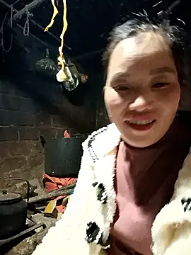 Snapshot of yu--yo chatting on January 2026 01:32:01 AM yu--yo online show from January 2026 01:32:01 AM