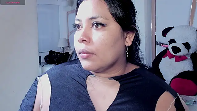 tatikanyx online show from February 2026 12:15:02 PM