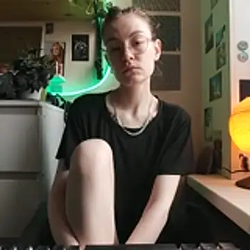 Shy Bamby online show from March 2026 10:33:01 AM