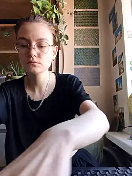 Snapshot of Shy_Bamby chatting on June 2026 01:53:02 PM Shy Bamby online show from June 2026 01:53:02 PM