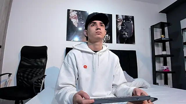 Alejo Grey online show from January 2026 12:41:01 PM