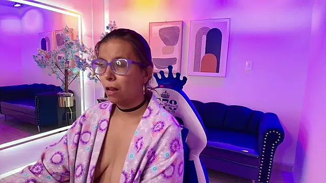 Snapshot of Amber__rouge chatting on February 2026 04:32:01 PM Amber rouge online show from February 2026 04:32:01 PM