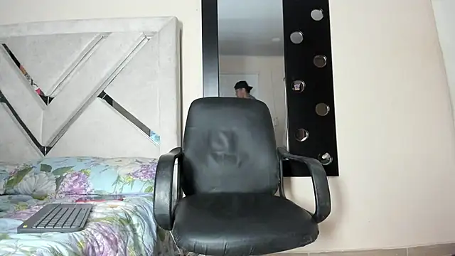 Snapshot of antonio_aguilarx chatting on May 2026 11:28:02 AM antonio aguilarx online show from May 2026 11:28:02 AM