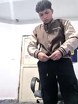 Snapshot of VersedChip chatting on February 2026 10:36:02 PM VersedChip online show from February 2026 10:36:02 PM