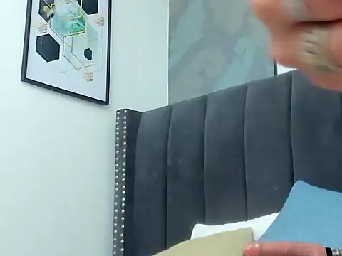 Anikka Albrite  online show from March 2026 01:17:01 PM