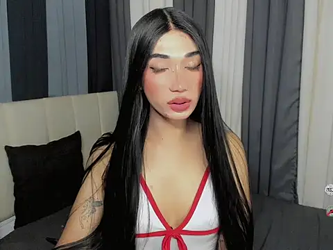 FyangFoxx online show from April 2026 07:03:02 PM