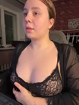 AnnaSeint online show from February 2026 05:19:01 PM