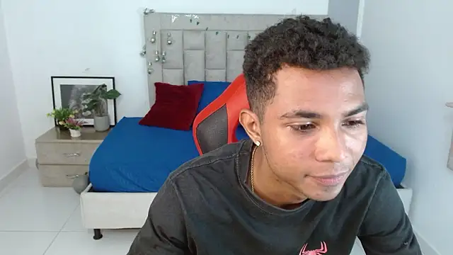 Enzo fox77 online show from January 2026 11:26:01 AM