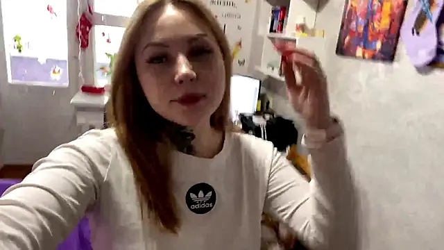 Snapshot of TraciBallena chatting on February 2026 07:12:02 AM TraciBallena online show from February 2026 07:12:02 AM