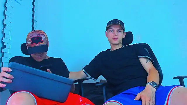 Thomas-Wil online show from February 2026 07:48:01 PM