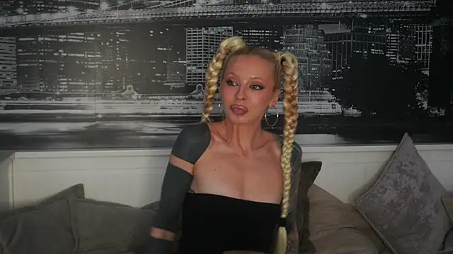 LanaReals online show from February 2026 10:03:02 AM