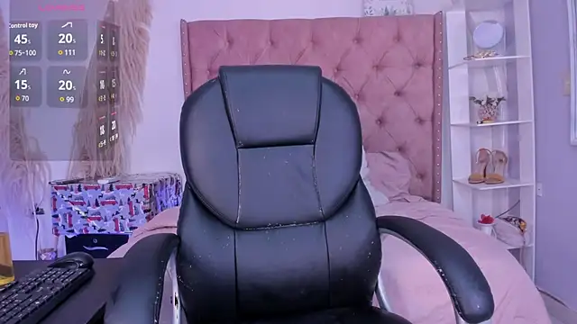 xNahomi 21 online show from January 2026 12:31:01 PM