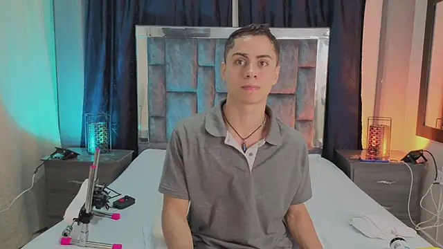 LeoMonnroe online show from February 2026 05:22:02 PM