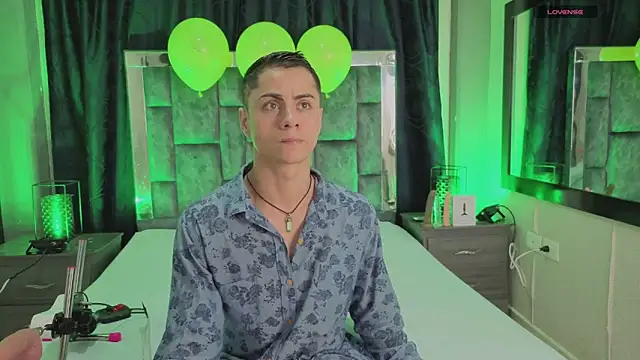 LeoMonnroe online show from March 2026 07:43:02 PM