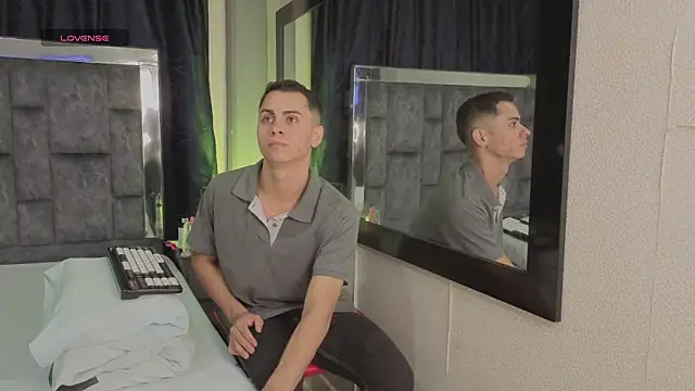 LeoMonnroe online show from March 2026 05:30:01 PM