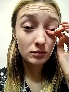 Olivia Kis online show from January 2026 12:43:01 PM