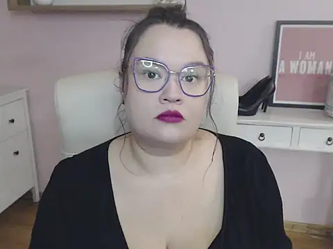 Snapshot of HollyDanceSoul chatting on January 2026 06:08:01 AM HollyDanceSoul online show from January 2026 06:08:01 AM