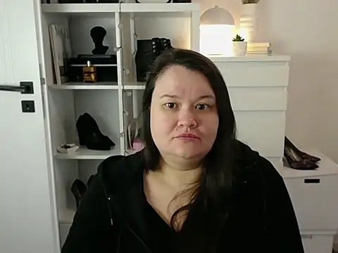 HollyDanceSoul online show from April 2026 06:30:01 AM