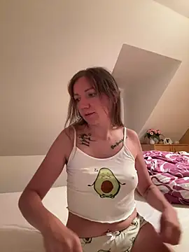 Snapshot of Marina_und_Jayden chatting on July 2026 08:00:01 PM Marina und Jayden online show from July 2026 08:00:01 PM
