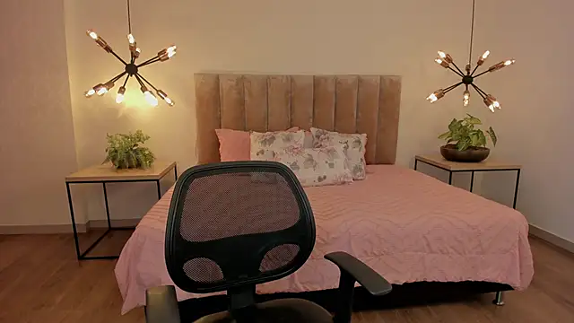 Abriil cutee online show from February 2026 10:33:01 PM