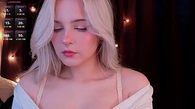 Snapshot of ShyniAlice chatting on February 2026 04:18:02 AM ShyniAlice online show from February 2026 04:18:02 AM