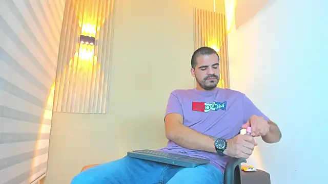 Arthur howard online show from January 2026 03:56:01 AM