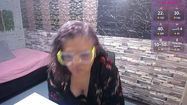 mia pazzi online show from January 2026 10:48:02 PM