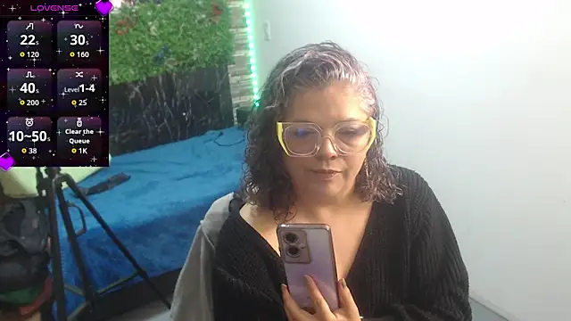 mia pazzi online show from January 2026 03:54:01 AM